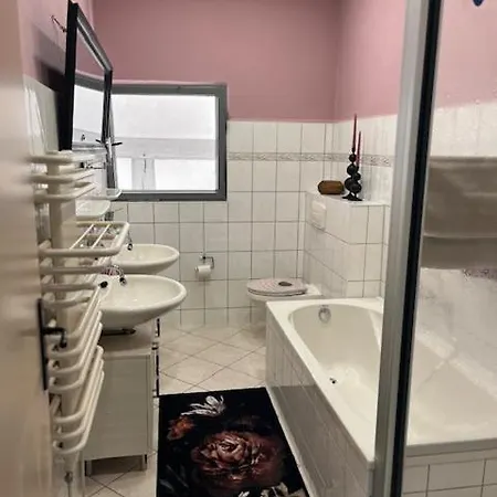 Center Apartment: E-bike Friendly With Südterrasse * Neubrandenburg